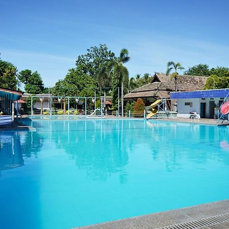 Berlian Abadi Hotel By Sinergi Banyuwangi  Exterior foto