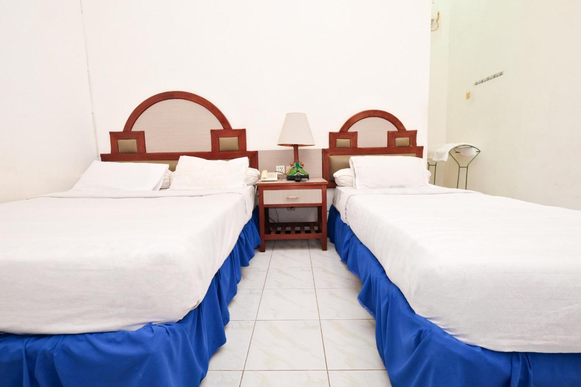 Berlian Abadi Hotel By Sinergi Banyuwangi  Exterior foto