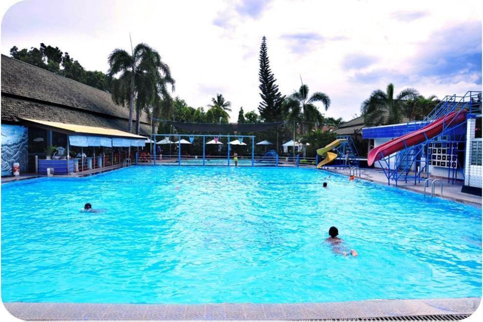 Berlian Abadi Hotel By Sinergi Banyuwangi  Exterior foto